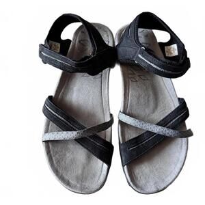 Merrell Women's Terran Cross II Sandal, Black, Size  10 US